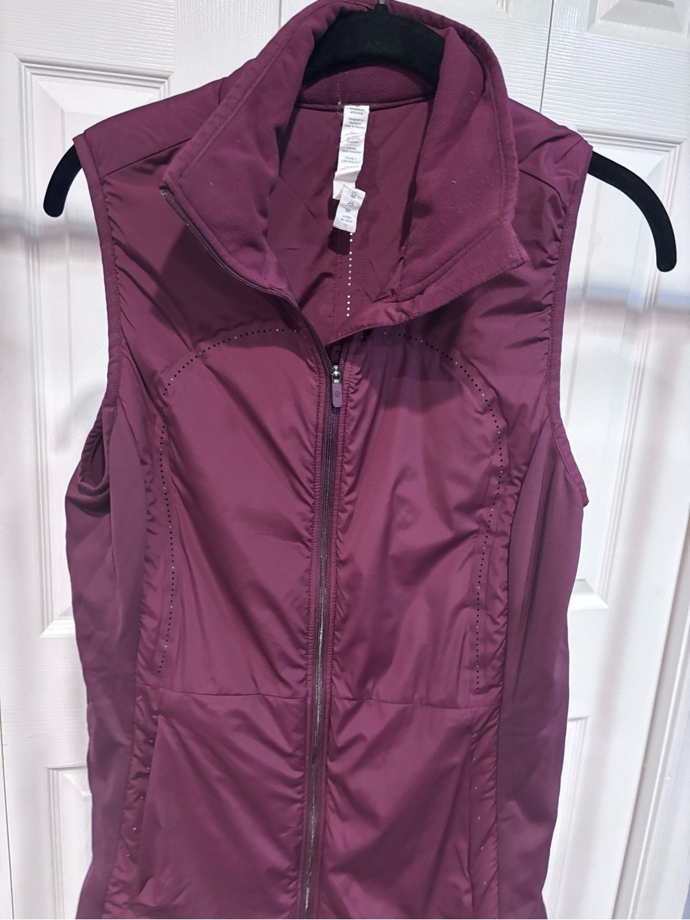 lululemon athletica Women's Sleeveless Vest - Plum